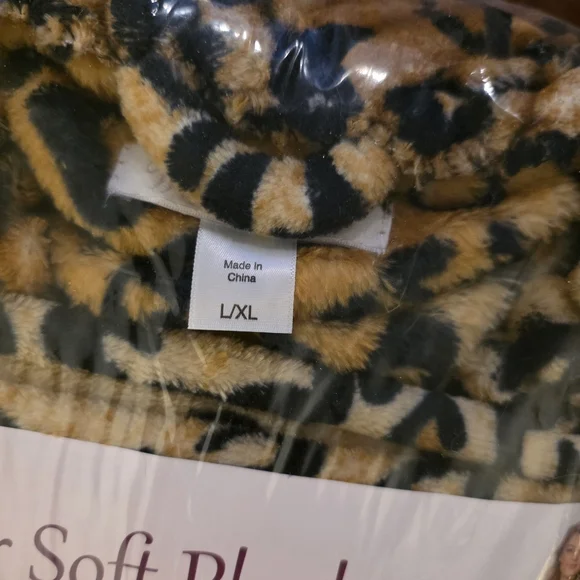 Leopard Print Women's Super Soft Plush Lounge Robe Size L/XL - Picture 10 of 12